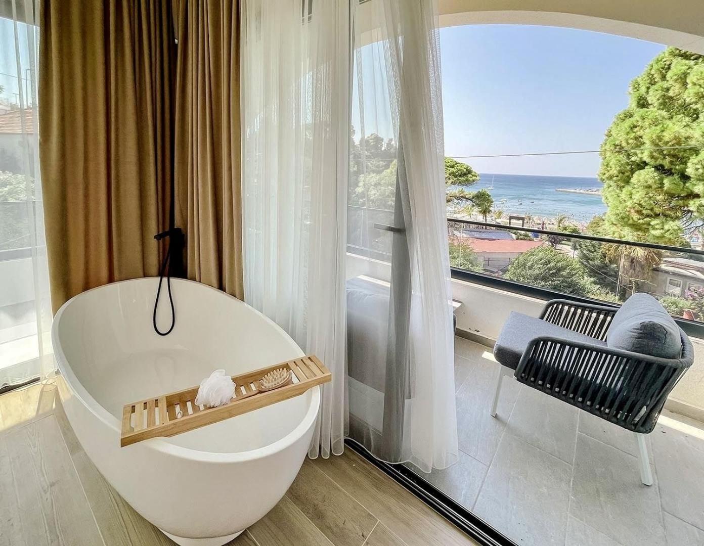Botanica Boutique Hotel 울친 외부 사진